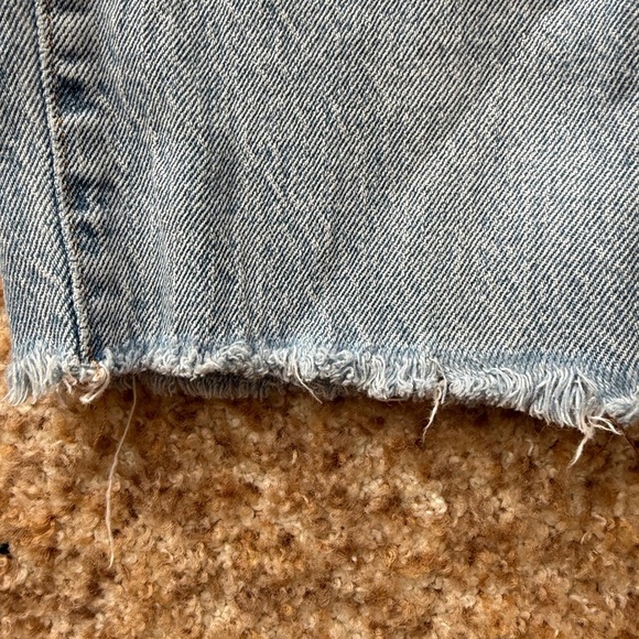 Madewell Light Blue Cropped Jeans with Distressing - Picture 4 of 9